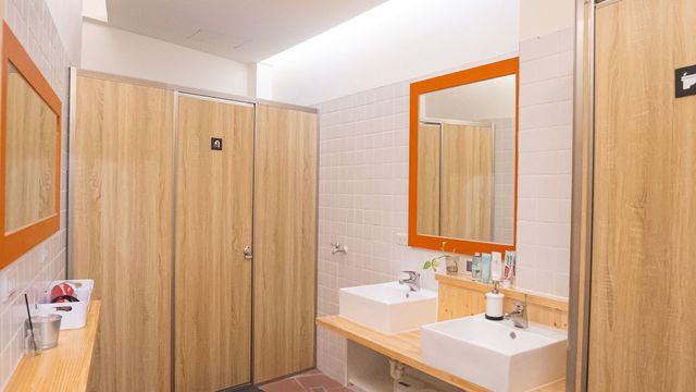 阿信輕旅 Hostel & Cafe｜緊鄰台南孔廟-4 床女性宿舍房-6