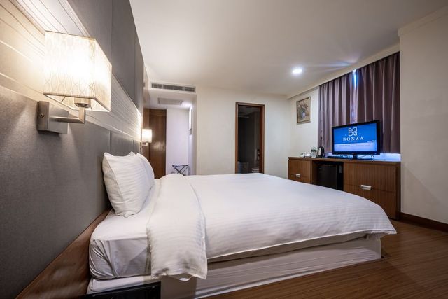 HOTEL BONZA-Japanese-style Business Room(one double bed)-2