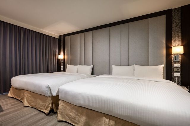 HOTEL BONZA-Family Room(TWO double bed)-3