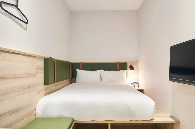 CHECK inn Express New Taipei Tamsui-Economy Double Room (No Window)-5