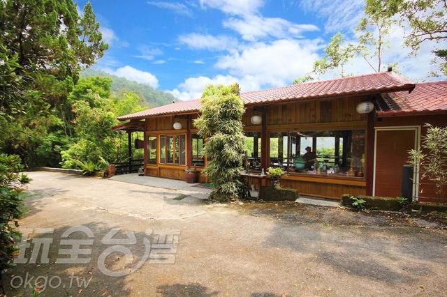 南投埔里紅瓦厝山居民宿-8人包棟，有客廳可聚，聊天空間-8