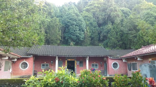 南投埔里紅瓦厝山居民宿-8人包棟，有客廳可聚，聊天空間-7