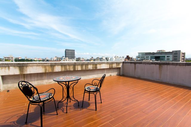 위럽 인 (We Love Inn)-Deluxe Double Room with City View-6