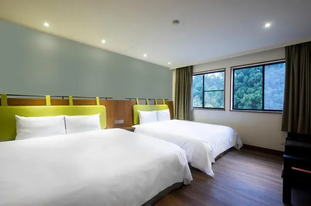 Howard Resort Xitou-Superior Quadruple Room in University Building-1