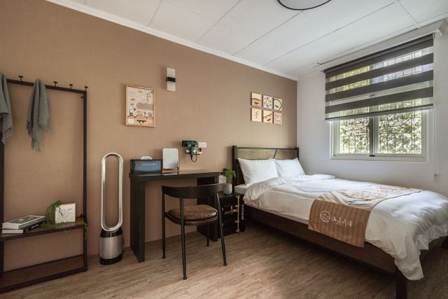 海邊民宿 Hibnb Guesthouse l 寵物友善旅宿-復刻工業-雙人房 | 寵物友善房型-3
