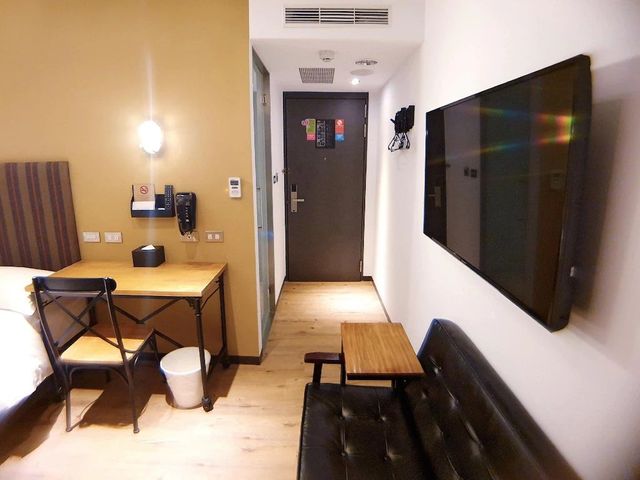 河堤漫旅站前館-豪華商務雙人房-5