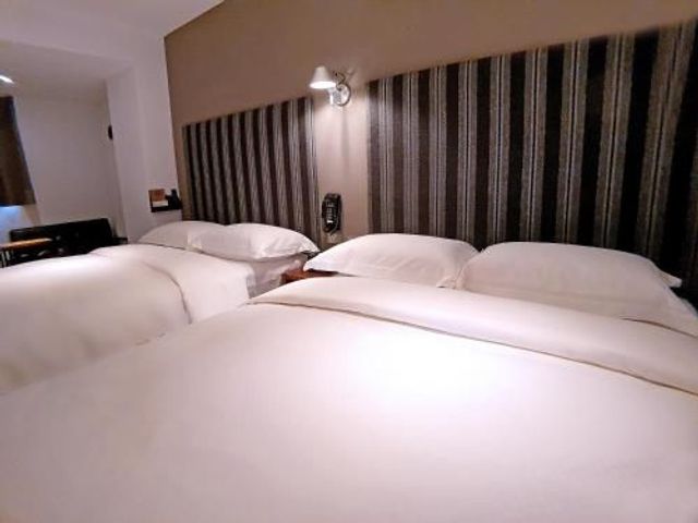 河堤漫旅站前館-溫馨家庭房-6