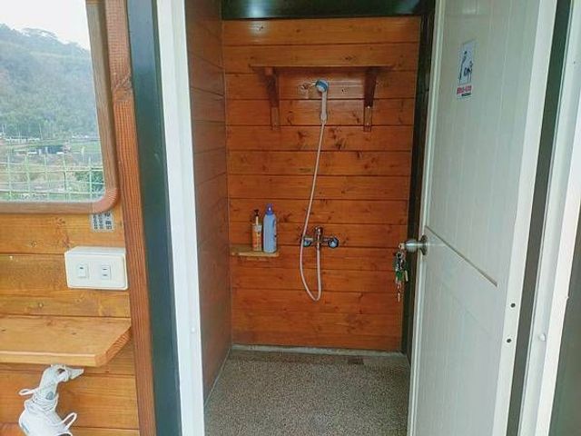 營區衛浴- 正面照