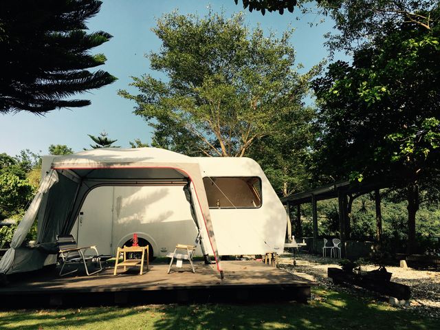 黑屋CAMP｜日式露營車、特色木屋、鯉魚潭湖畔-【露營車】2人日式露營車 *含外平台-1