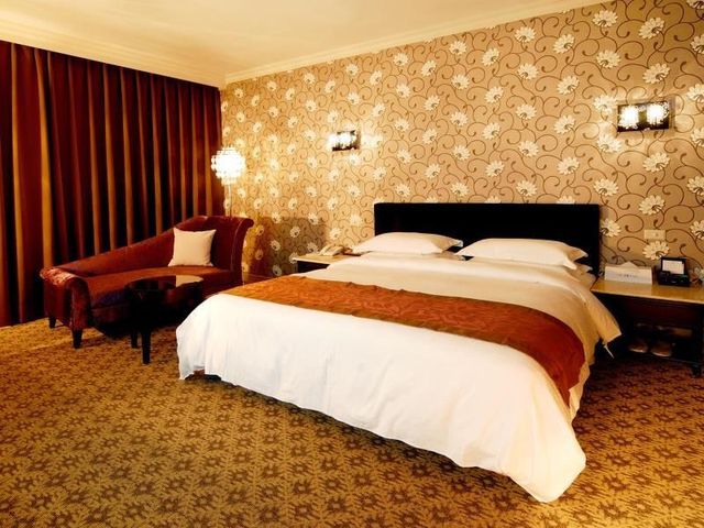 Riverside Love Pavilion Motel-Elegant Suite (One Double Bed)-5