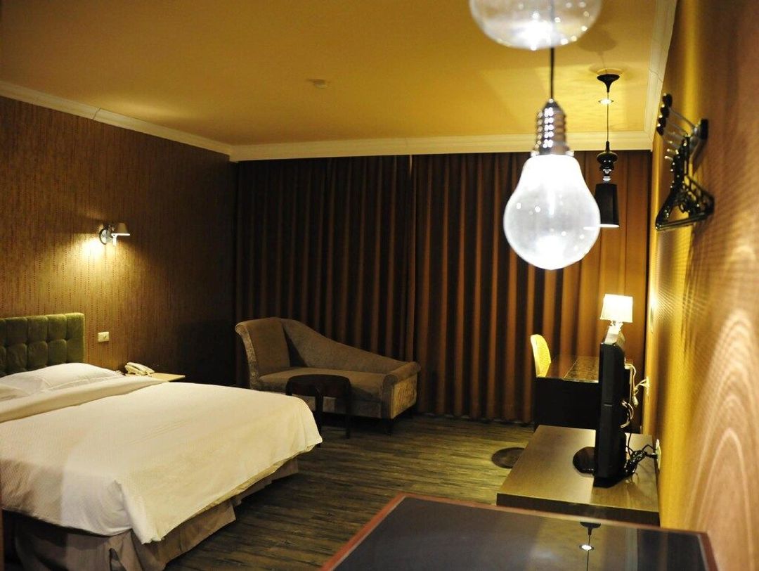 Riverside Love Pavilion Motel