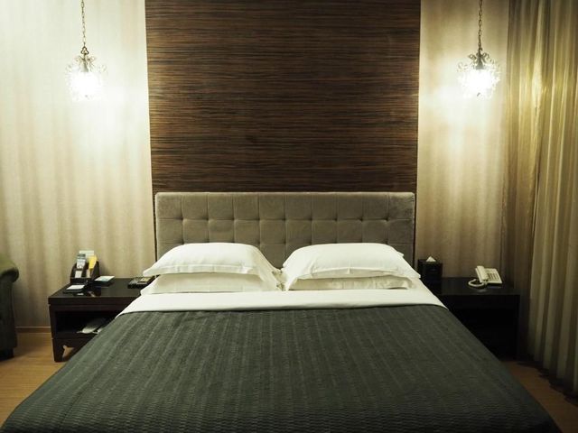 Riverside Love Pavilion Motel-Sweet Suite (One Double Bed)-2