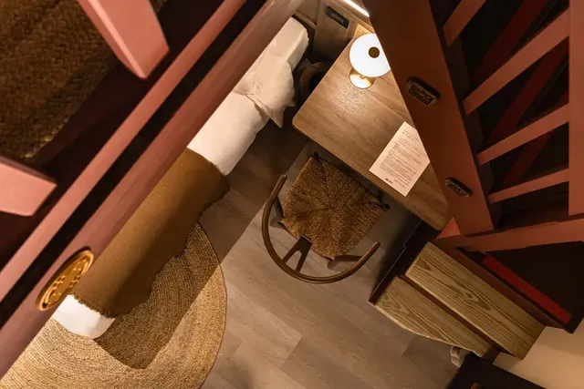 日岸