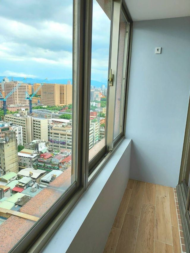 日光拾玖｜緊鄰台北車站、連住優惠-城景高級雙人房 (加人不加床)-6