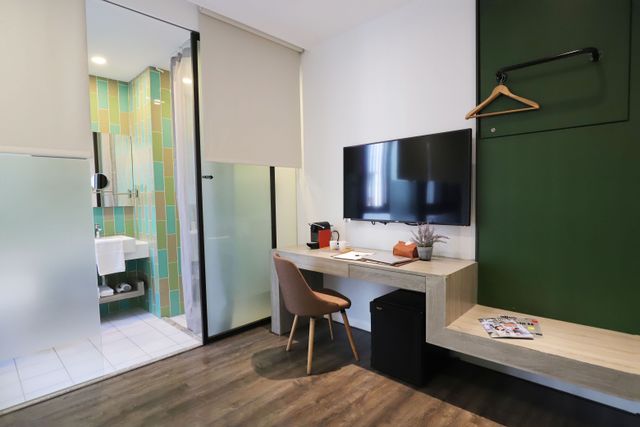 Aroma Chew Hotel-Standard Twin Room-4