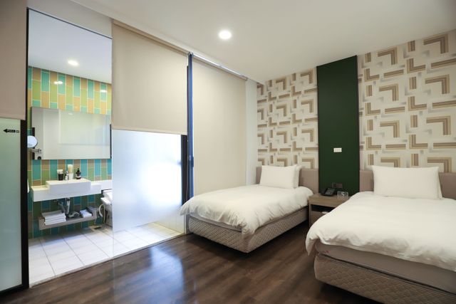 Aroma Chew Hotel-Standard Twin Room-6