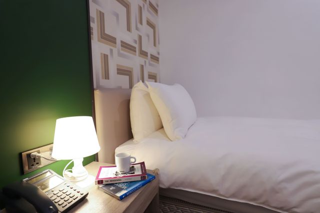 Aroma Chew Hotel-Standard Twin Room-3