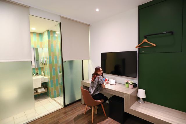 Aroma Chew Hotel-Standard Twin Room-5