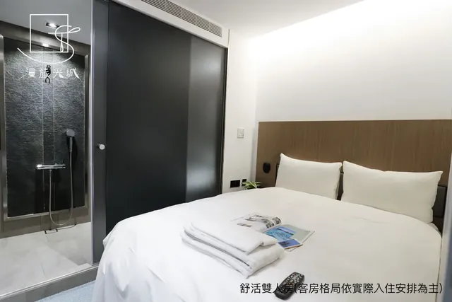 漫旅光城｜近一中商圈、享受低調奢華-經濟雙人房-3