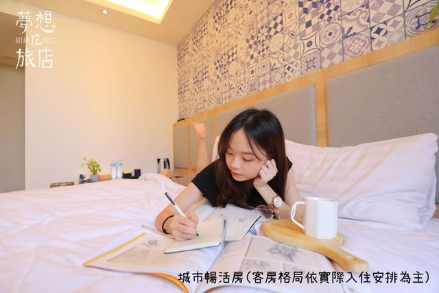 Dream 12 Hotel-Superior Double room with Balcony-8