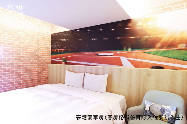 Dream 12 Hotel-Deluxe DoubleRoom with Balcony-9