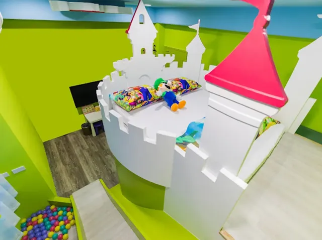 Lanyue Childlike Heart Family Homestay-Devil's Castle Slide Quad Room-4
