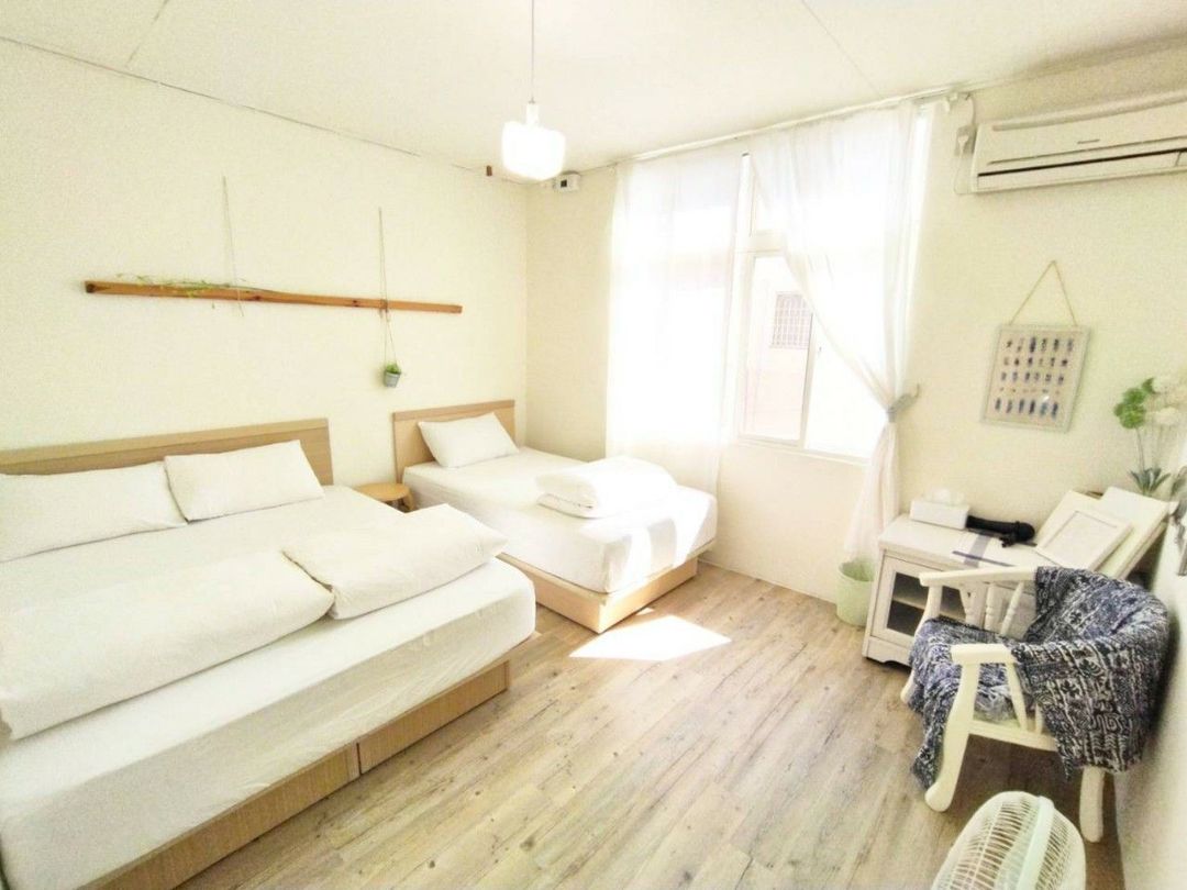 Qingqing Longhouse 10-person private building-four bedrooms, two bathrooms, one living room and one backyard