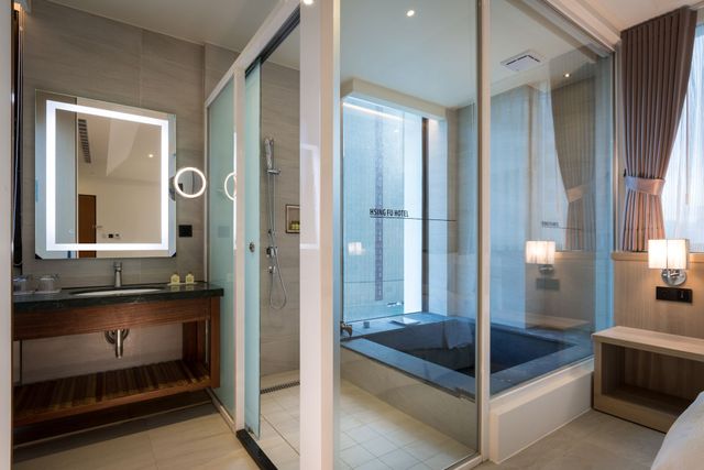 Happy Township Hot Spring Hotel-Superior Twin Room-6
