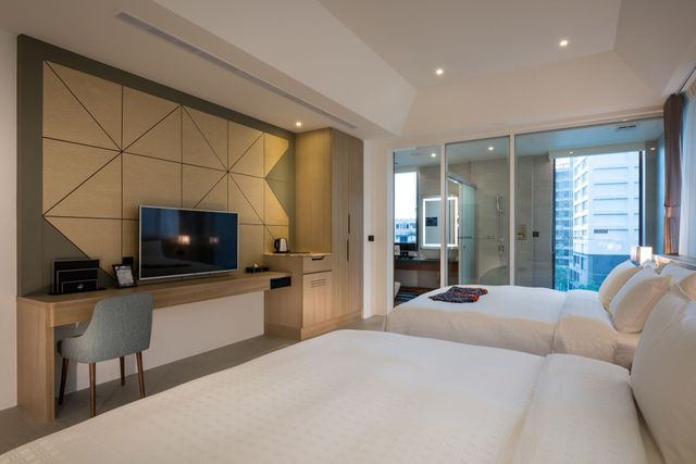 Happy Township Hot Spring Hotel-Superior Twin Room-4