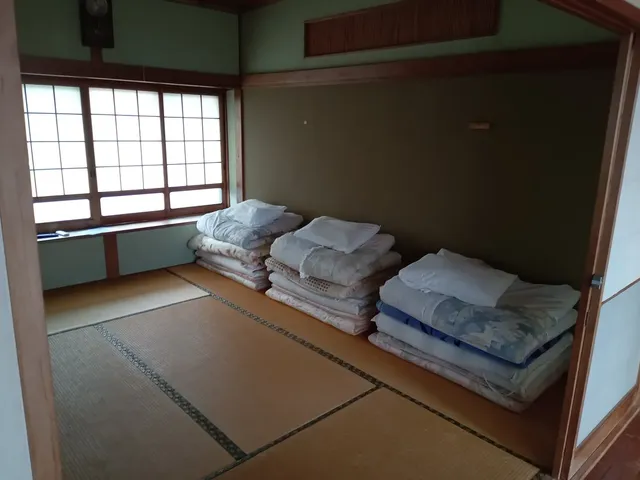 8号室
