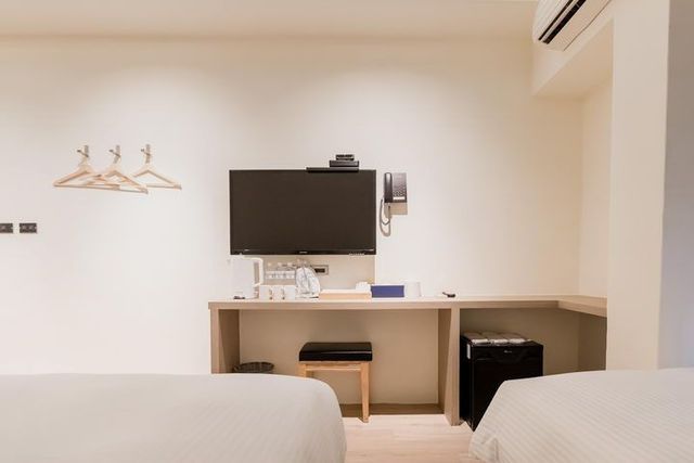 Traveller-Inn Day Moon Hotel-Micro Travel Triple Room-4