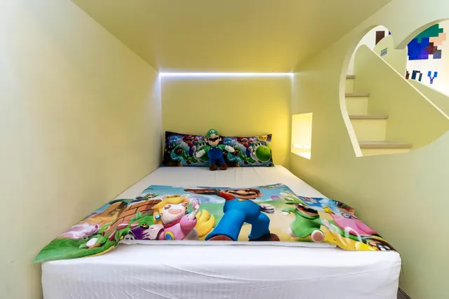 Juyue Tongxin Family Homestay-Dream Castle Slide Quadruple Room (Extra Bed Available)-3