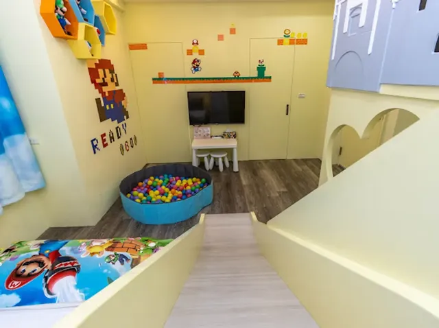 Juyue Tongxin Family Homestay-Dream Castle Slide Quadruple Room (Extra Bed Available)-6