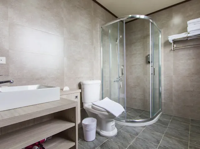 Juyue Tongxin Family Homestay-Starry Sky Slide Six-person Room (Extra Bed Available)-6