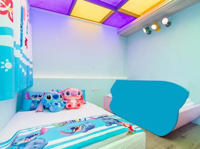 Juyue Tongxin Family Homestay-Starry Sky Slide Six-person Room (Extra Bed Available)-5