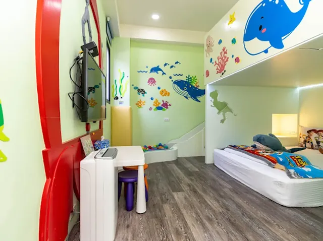 Juyue Tongxin Family Homestay-Happy Story Slide Room Quadruple Room (no extra bed allowed)-2