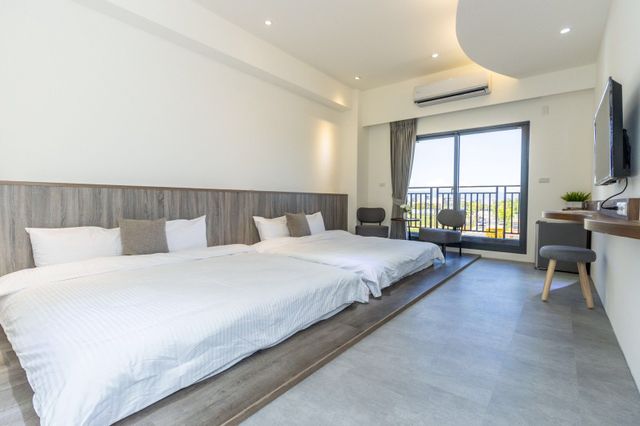 Hou Inn-E Quadruple Room-1
