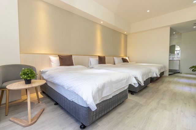 Hou Inn-F Quadruple Room-5