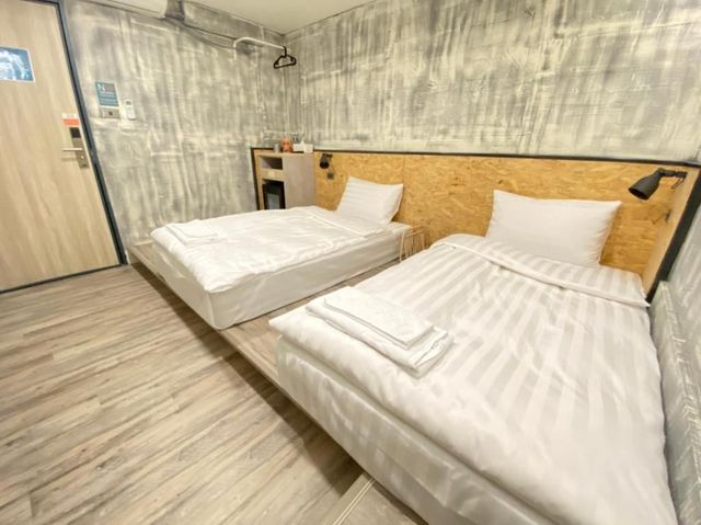 府城窩旅｜緊鄰赤崁樓-雅致雙人套房(有窗)-4