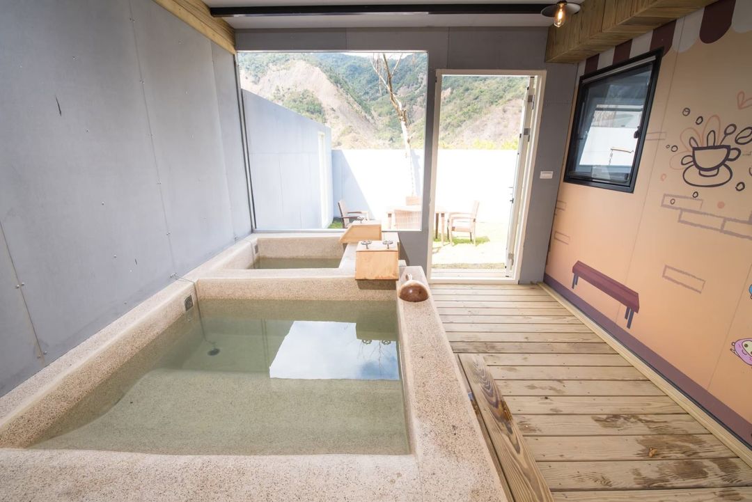 远山望月温泉露营区｜9/6前入住送$1199晚餐、美人汤屋、露营车