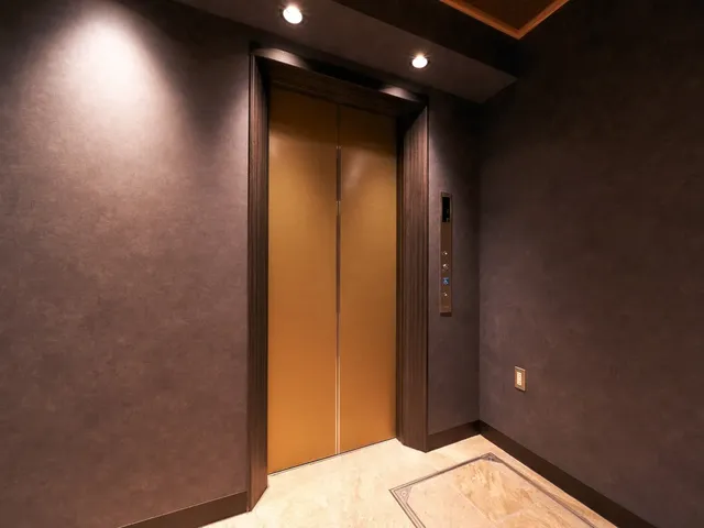 1階 エレベーターホール